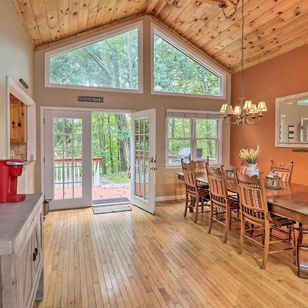 Rustic Red Cabin With Deck In Maggie Valley Club! Buitenkant foto