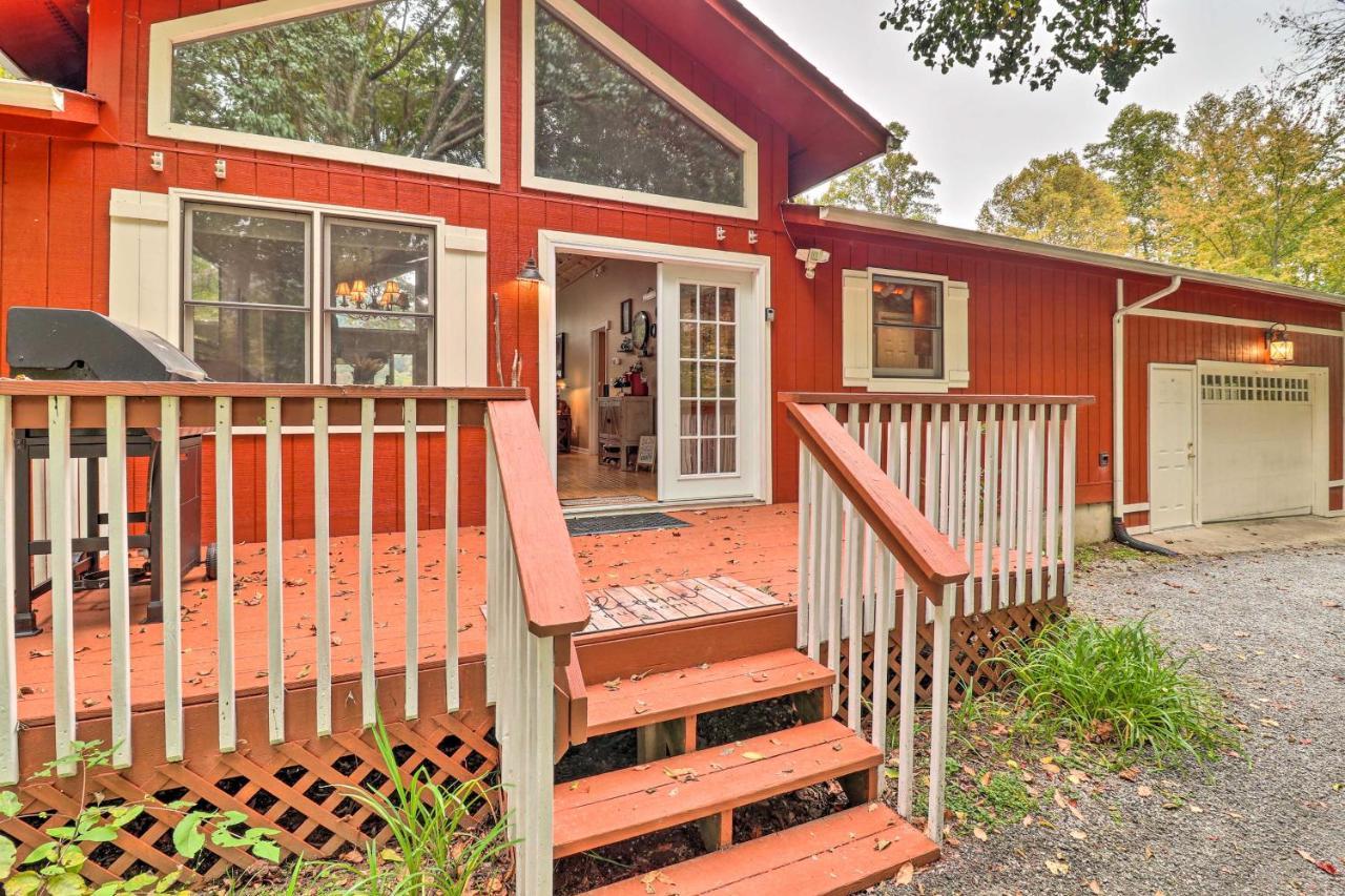 Rustic Red Cabin With Deck In Maggie Valley Club! Buitenkant foto