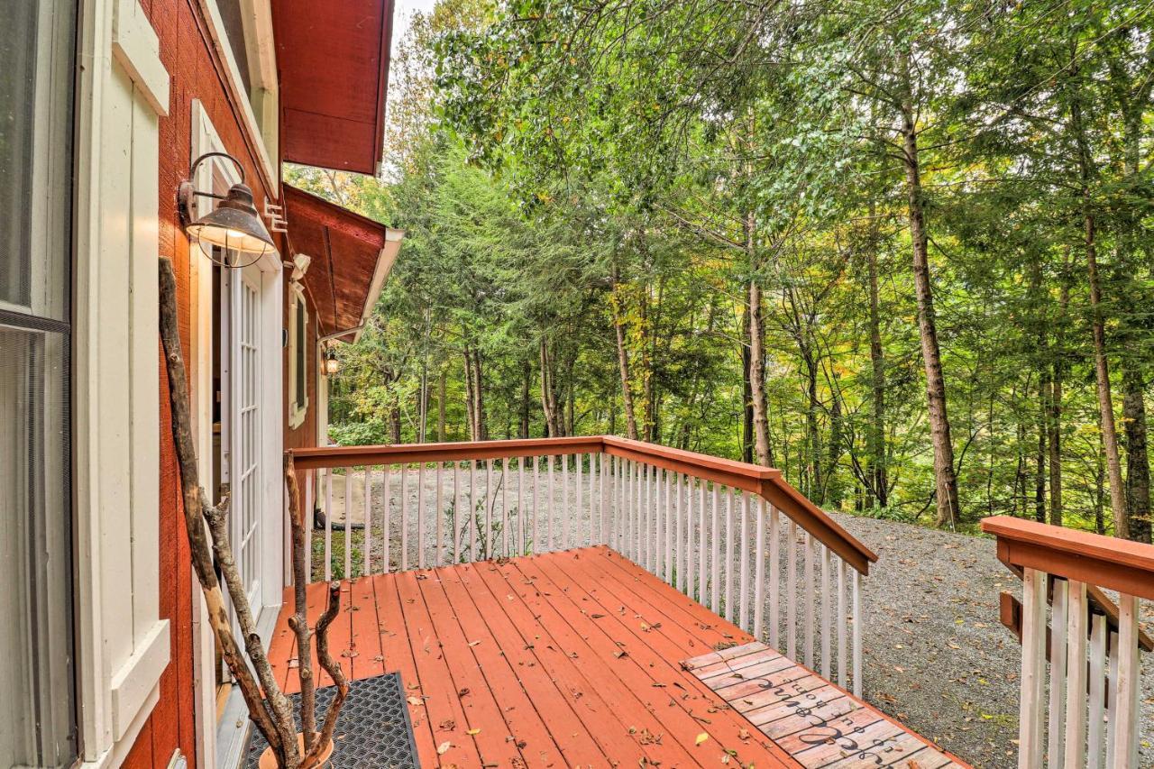 Rustic Red Cabin With Deck In Maggie Valley Club! Villa Buitenkant foto